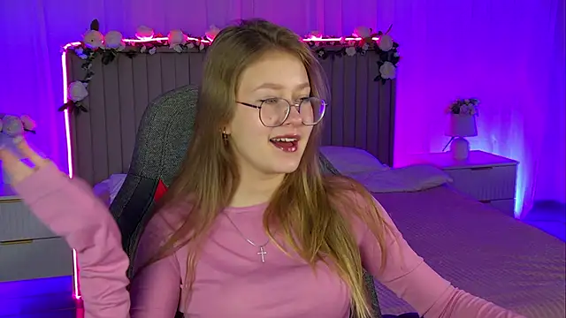 EveMundie online show from 11.08.25