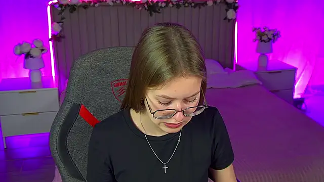 EveMundie online show from 11.25.25