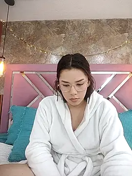 EmmaSulivan online show from 10.24.25