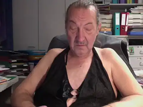 HMStraps01 online show from 02.12.25