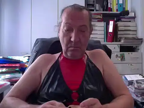 HMStraps01 online show from 09.22.25