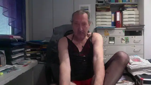 HMStraps01 online show from 12.21.25