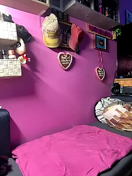 sexymelli18 online show from 12.21.25