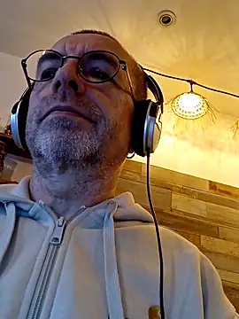 Xavspank2 online show from 12.15.25