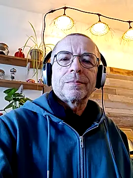 Snapshot of Xavspank2 chatting on 02.17.26 Xavspank2 online show from 02.17.26