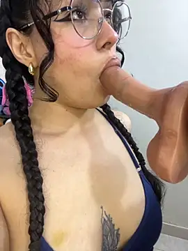 Snapshot of Emma_Winslow chatting on 10.09.25 Emma Winslow online show from 10.09.25