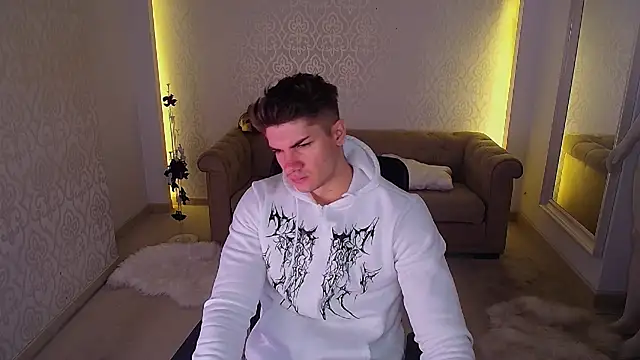 MaxKaiden online show from 11.25.25