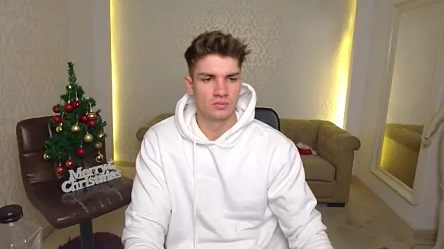 MaxKaiden online show from 12.22.25