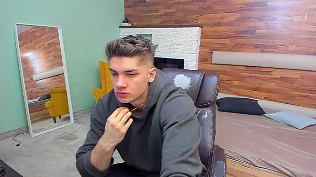 MaxKaiden online show from 03.09.26