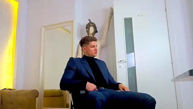 Snapshot of MaxKaiden chatting on 04.19.26 MaxKaiden online show from 04.19.26