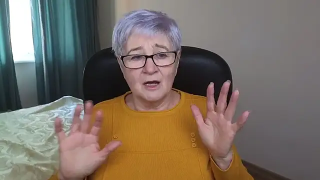 Sandra Snowflake online show from 02.16.25