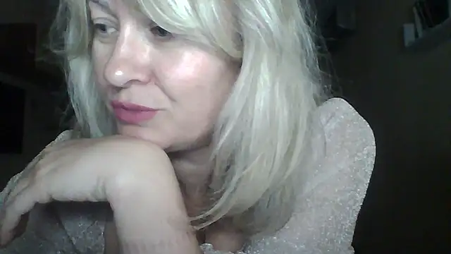 Snapshot of Mary888x chatting on 09.20.25 Mary888x online show from 09.20.25