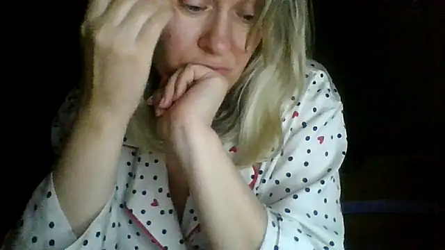 Snapshot of Mary888x chatting on 06.10.26 Mary888x online show from 06.10.26