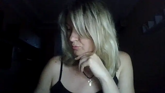 Snapshot of Mary888x chatting on 06.21.26 Mary888x online show from 06.21.26