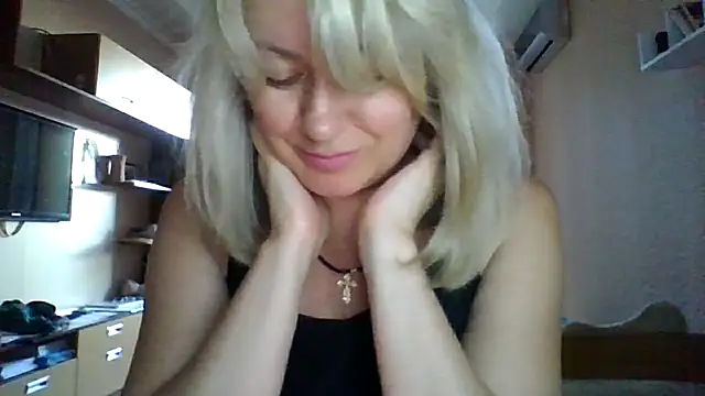 Snapshot of Mary888x chatting on 07.30.26 Mary888x online show from 07.30.26