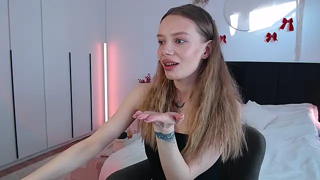 LunaticaBae online show from 02.03.26