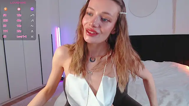 LunaticaBae online show from 04.12.26