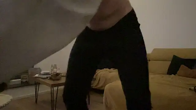 Snapshot of larsfrommars1992 chatting on 02.16.25 larsfrommars1992 online show from 02.16.25