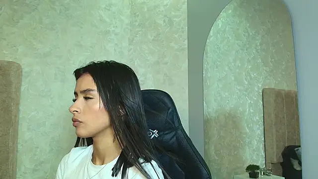 Snapshot of katia_foxxx_ chatting on 05.26.26 katia foxxx online show from 05.26.26