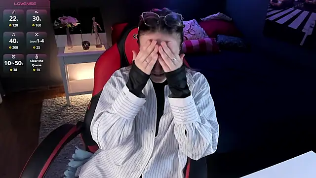 Snapshot of Rada_Woods chatting on 11.16.25 Rada Woods online show from 11.16.25