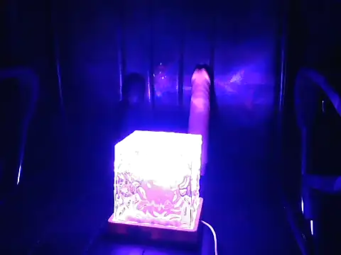 PreetyKitten online show from 12.14.25