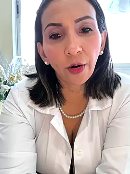 Mrsvictoriaaa online show from 11.23.25