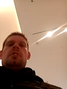 Snapshot of VickyDevilEU chatting on 10.18.25 VickyDevilEU online show from 10.18.25