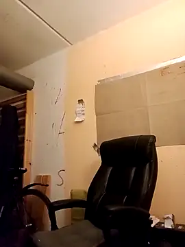 Snapshot of VickyDevilEU chatting on 10.21.25 VickyDevilEU online show from 10.21.25