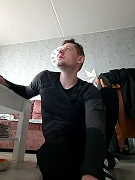 Snapshot of VickyDevilEU chatting on 12.03.25 VickyDevilEU online show from 12.03.25