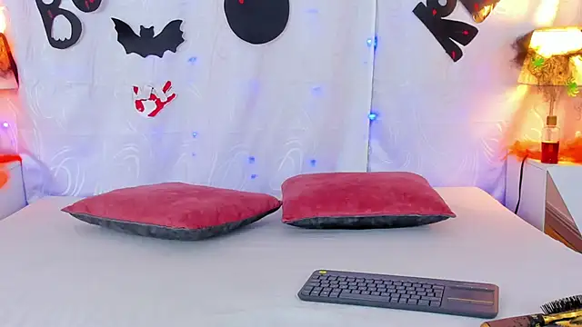 ValentinaGuerra online show from 10.31.25