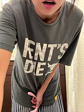 Snapshot of skybeatrice7 chatting on 09.17.25 skybeatrice7 online show from 09.17.25