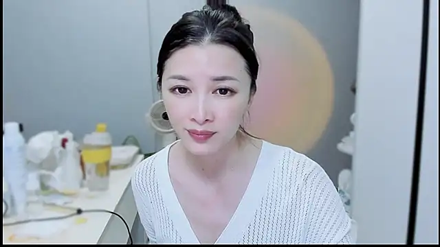 Snapshot of A_dabo chatting on 10.29.25 A dabo online show from 10.29.25