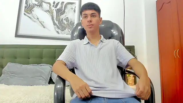 Snapshot of Johann_sex chatting on 05.12.26 Johann sex online show from 05.12.26