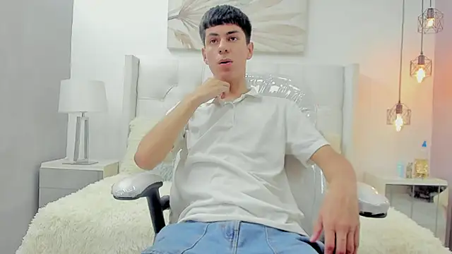 Snapshot of Johann_sex chatting on 05.28.26 Johann sex online show from 05.28.26