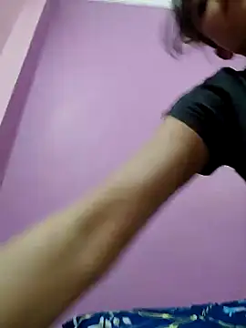 Snapshot of Kavyacute08 chatting on 03.08.25 Kavyacute08 online show from 03.08.25