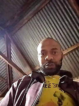 Snapshot of Curved-Dick chatting on 11.02.25 Curved-Dick online show from 11.02.25