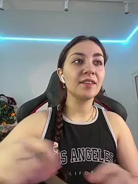 AshleySkott  online show from 11.03.25