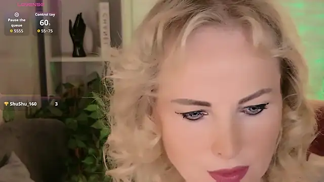 Snapshot of Sandra_Kind chatting on 07.16.26 Sandra Kind online show from 07.16.26