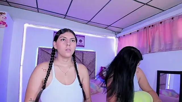 Snapshot of Cristal_Smith20 chatting on 09.12.25 Cristal Smith20 online show from 09.12.25