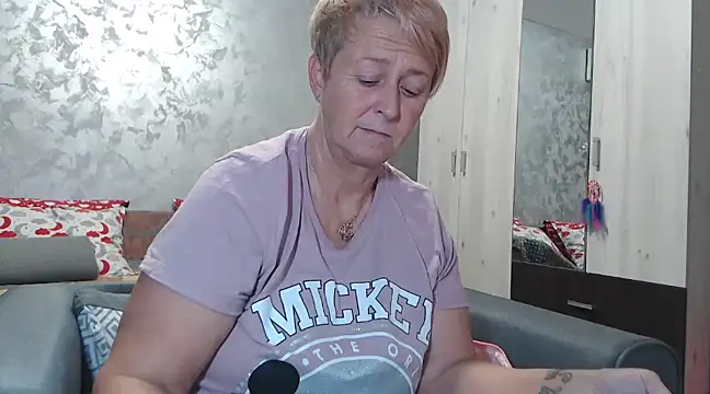 RosesandLillies online show from 01.27.25