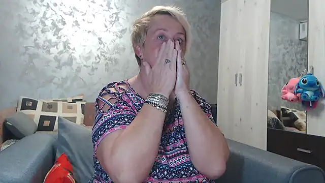 RosesandLillies online show from 10.21.25