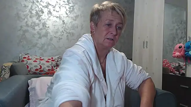 RosesandLillies online show from 11.06.25