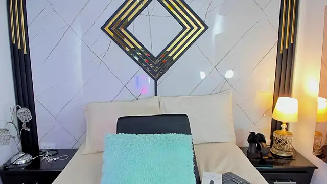 EmilyDiaaz online show from 11.15.25