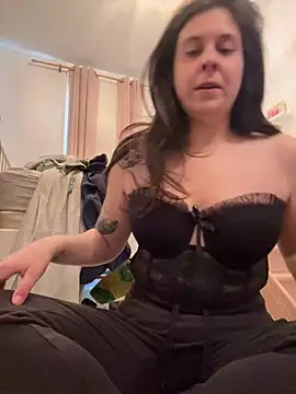 Rosiee69  online show from 02.25.25