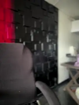 Emily-teen online show from 11.24.25