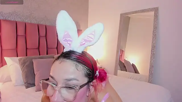 AbellaFox  online show from 11.18.25