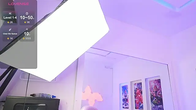 Snapshot of SaharaKramer chatting on 02.28.25 SaharaKramer online show from 02.28.25