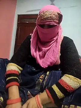 Snapshot of indian_couple4 chatting on 02.18.25 indian couple4 online show from 02.18.25