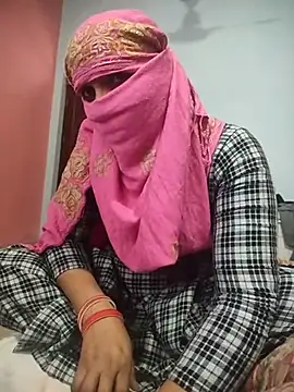 Snapshot of indian_couple4 chatting on 02.19.25 indian couple4 online show from 02.19.25