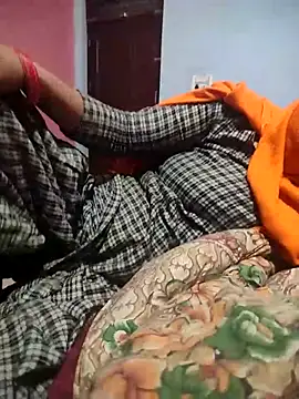 Snapshot of indian_couple4 chatting on 02.20.25 indian couple4 online show from 02.20.25